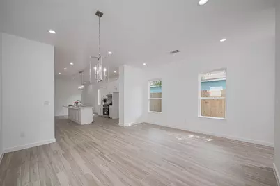 7307 W Knoll Street, Houston, TX 77028 - Photo 11