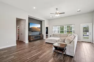 5715 Orchard Ln, Santa Fe, TX 77517 - Photo 3