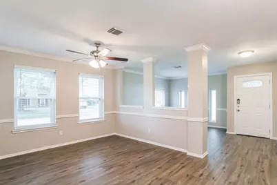 302 Dunford Court, Highlands, TX 77562 - Photo 5