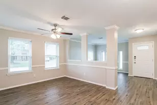 302 Dunford Ct, Highlands, TX 77562 - Photo 5