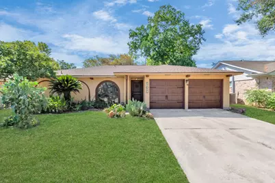 13627 Greenridge Drive, Sugar Land, TX 77498 - Photo 3