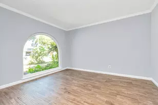 13627 Greenridge Dr, Sugar Land, TX 77498 - Photo 5