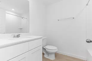 342 Amy St, Angleton, TX 77515 - Photo 15