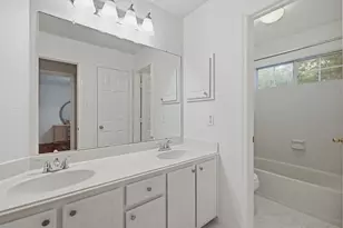 7 Mayborough Ct, The Woodlands, TX 77382 - Photo 25