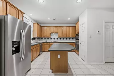 7 Mayborough Court, The Woodlands, TX 77382 - Photo 15