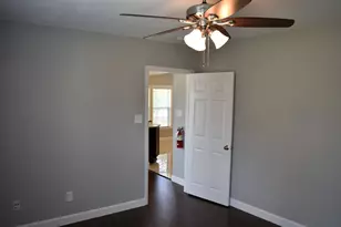 1519 W 12th St, Houston, TX 77008 - Photo 9