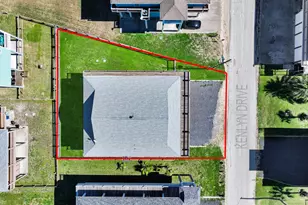 928 Kenlyn Dr, Crystal Beach, TX 77650 - Photo 3