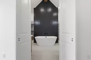 467 Springfield Trail, Angleton, TX 77515 - Photo 17