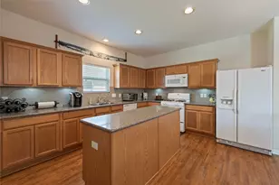 686 Fountain View Ln, League City, TX 77573 - Photo 13
