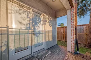 2227 Chenevert St, Houston, TX 77003 - Photo 27