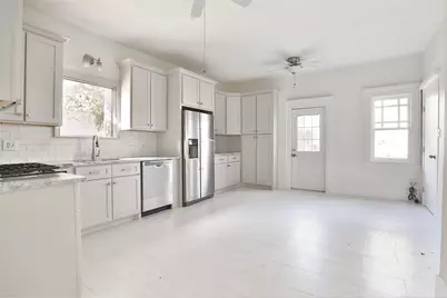 816 Hawthorne Street, Houston, TX 77006 - Photo 3
