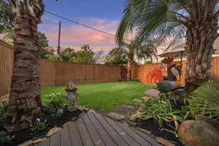 205 W 24th St, Houston, TX 77008 - Photo 29