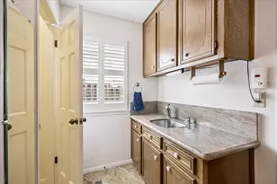15711 Brook Forest Dr, Houston, TX 77059 - Photo 21