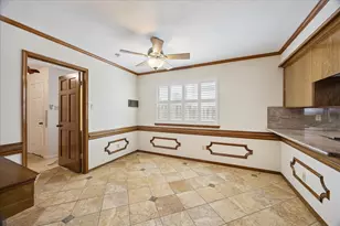 15711 Brook Forest Dr, Houston, TX 77059 - Photo 11