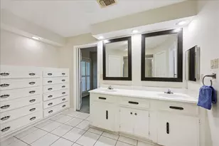 15711 Brook Forest Dr, Houston, TX 77059 - Photo 13