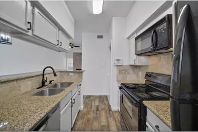 3600 Jeanetta St, Houston, TX 77063 - Photo 9