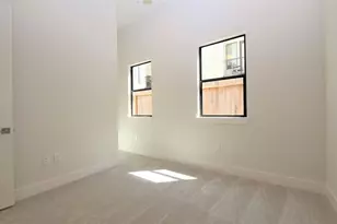 816 W 22nd St, Houston, TX 77008 - Photo 13