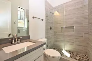 816 W 22nd St, Houston, TX 77008 - Photo 15