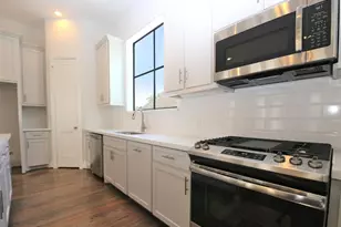 816 W 22nd St, Houston, TX 77008 - Photo 5