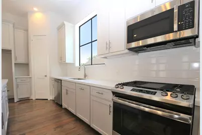 816 W 22nd Street, Houston, TX 77008 - Photo 5