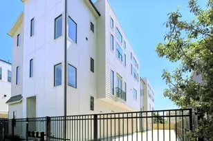 816 W 22nd St, Houston, TX 77008 - Photo 1