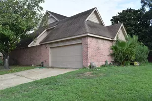 8018 Via Bella Dr, Houston, TX 77083 - Photo 3