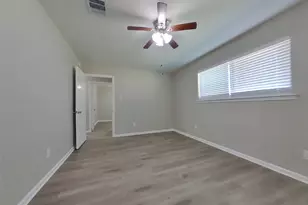 10406 Kirkwren Dr, Houston, TX 77089 - Photo 7