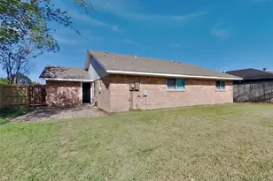 10406 Kirkwren Dr, Houston, TX 77089 - Photo 17