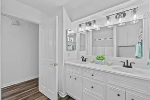 933 Bonita St, Bayou Vista, TX 77563 - Photo 9