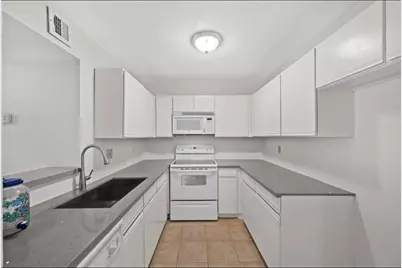 10811 Richmond Avenue #72, Houston, TX 77042 - Photo 9