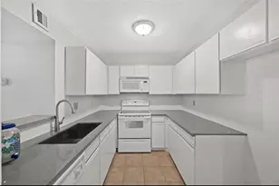 10811 Richmond Ave, Houston, TX 77042 - Photo 9