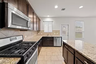 19603 Blue Pine Cir, Cypress, TX 77429 - Photo 9