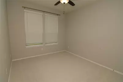 10957 Cannes Memorial Drive, Houston, TX 77043 - Photo 5