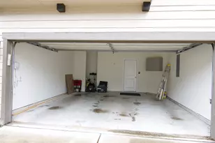 10957 Cannes Memorial Dr, Houston, TX 77043 - Photo 23
