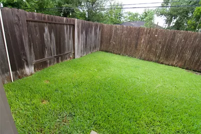 10957 Cannes Memorial Drive, Houston, TX 77043 - Photo 25