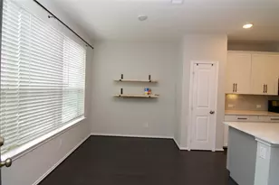 10957 Cannes Memorial Dr, Houston, TX 77043 - Photo 13