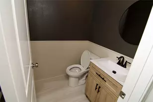 10957 Cannes Memorial Dr, Houston, TX 77043 - Photo 17