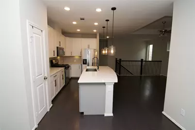 10957 Cannes Memorial Drive, Houston, TX 77043 - Photo 15