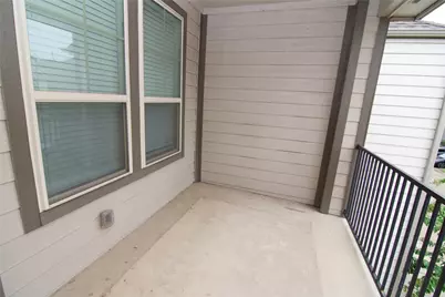10957 Cannes Memorial Drive, Houston, TX 77043 - Photo 11