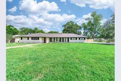 109 E Sherwood Drive, Alvin, TX 77511 - Photo 5