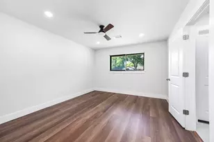 109 E Sherwood Dr, Alvin, TX 77511 - Photo 21
