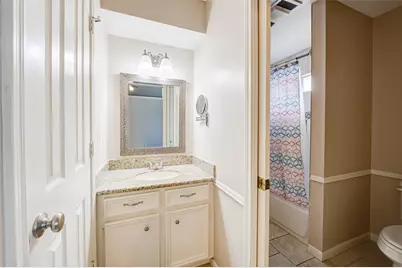 11 E Wedgemere Circle, The Woodlands, TX 77381 - Photo 37