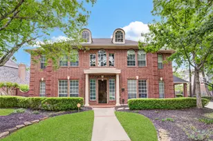11 E Wedgemere Cir, The Woodlands, TX 77381 - Photo 1