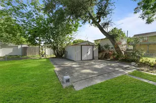 4924 Avenue Q, Galveston, TX 77551 - Photo 23