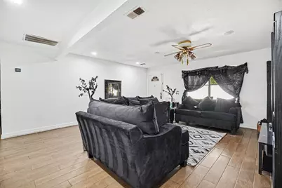 4311 Dragonwick Drive, Houston, TX 77045 - Photo 5