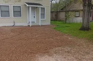 312 S Pumphrey St, Edna, TX 77957 - Photo 1