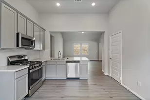 8431 Moonlight Bay Cir, Baytown, TX 77523 - Photo 9
