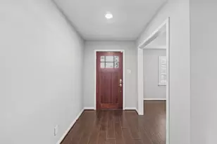 1318 Spillers Ln, Houston, TX 77043 - Photo 7