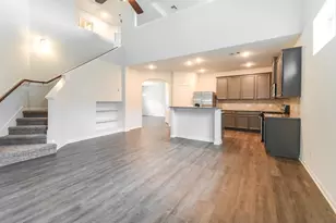 321 Lakeway Circle, Anahuac, TX 77514 - Photo 3