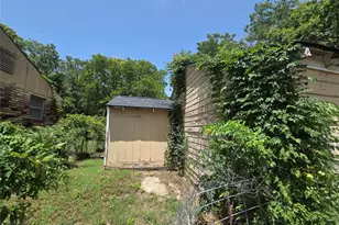 1007 S Scullin Ave, Denison, TX 75020 - Photo 11
